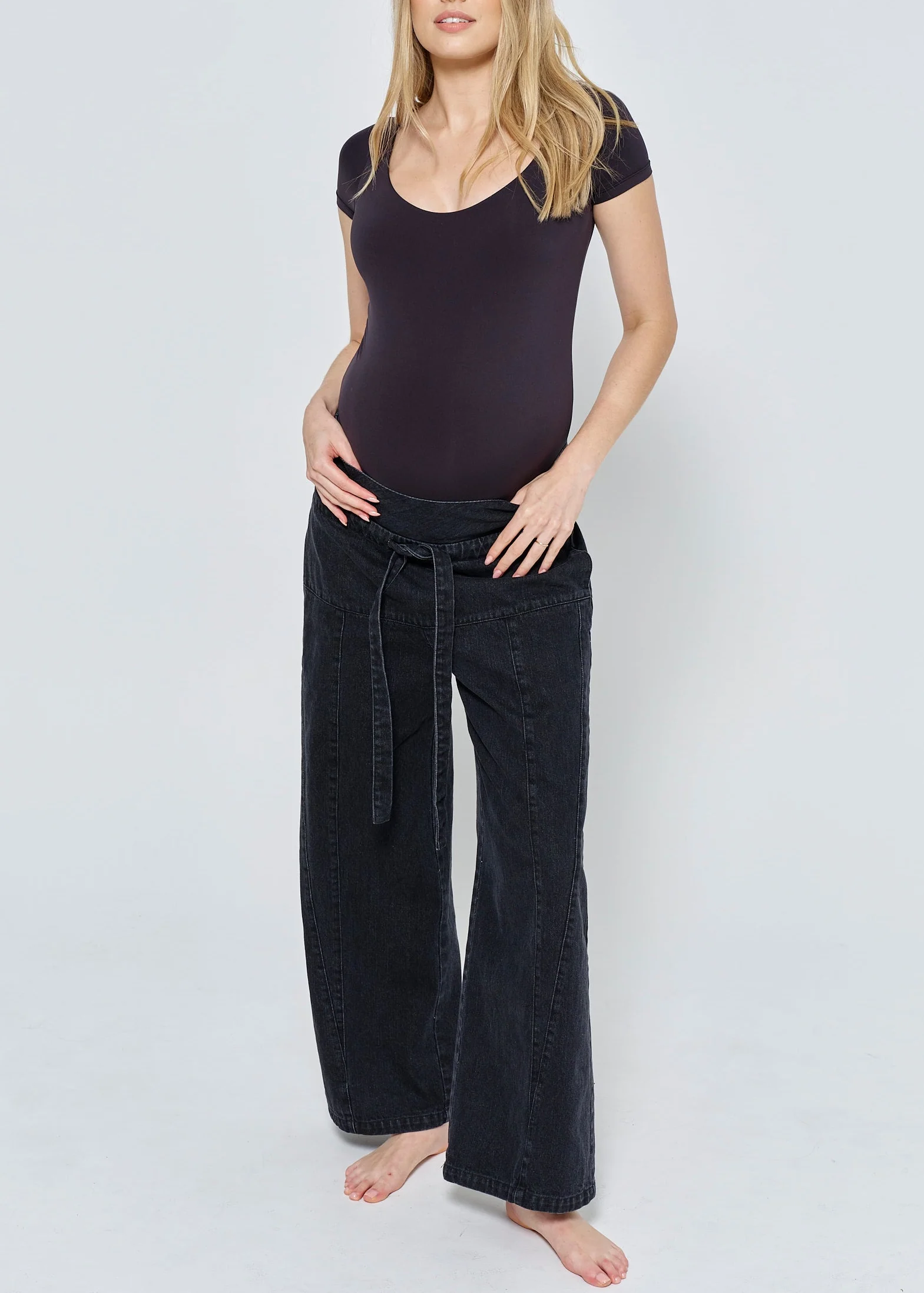 The Relaxed Denim Jean - Image 11
