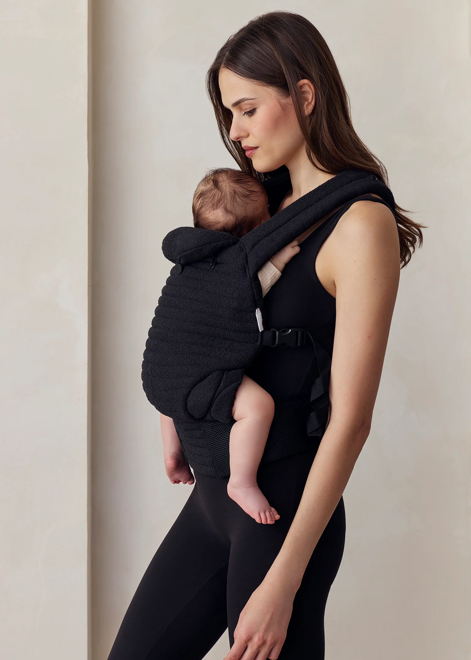The Armadillo Baby Carrier - Black - Image 5