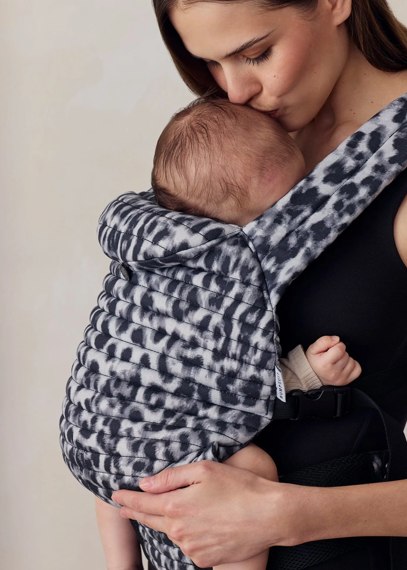 The Armadillo Baby Carrier - Monochrome Leopard - Image 7